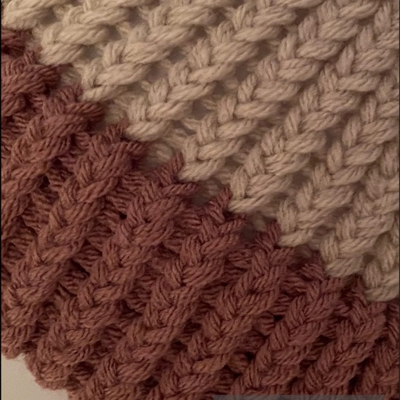 NWT Loom Knitted Hats, Warm and cozy, Knitting, Hats, Handmade by Seller. - Picture 4 of 4